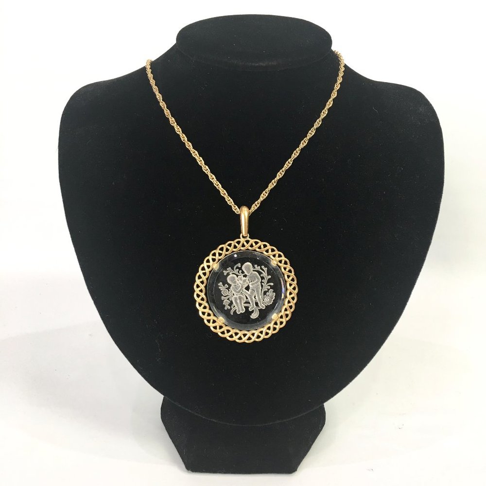 Vintage Crown Trifari Cherub Pendant Necklace